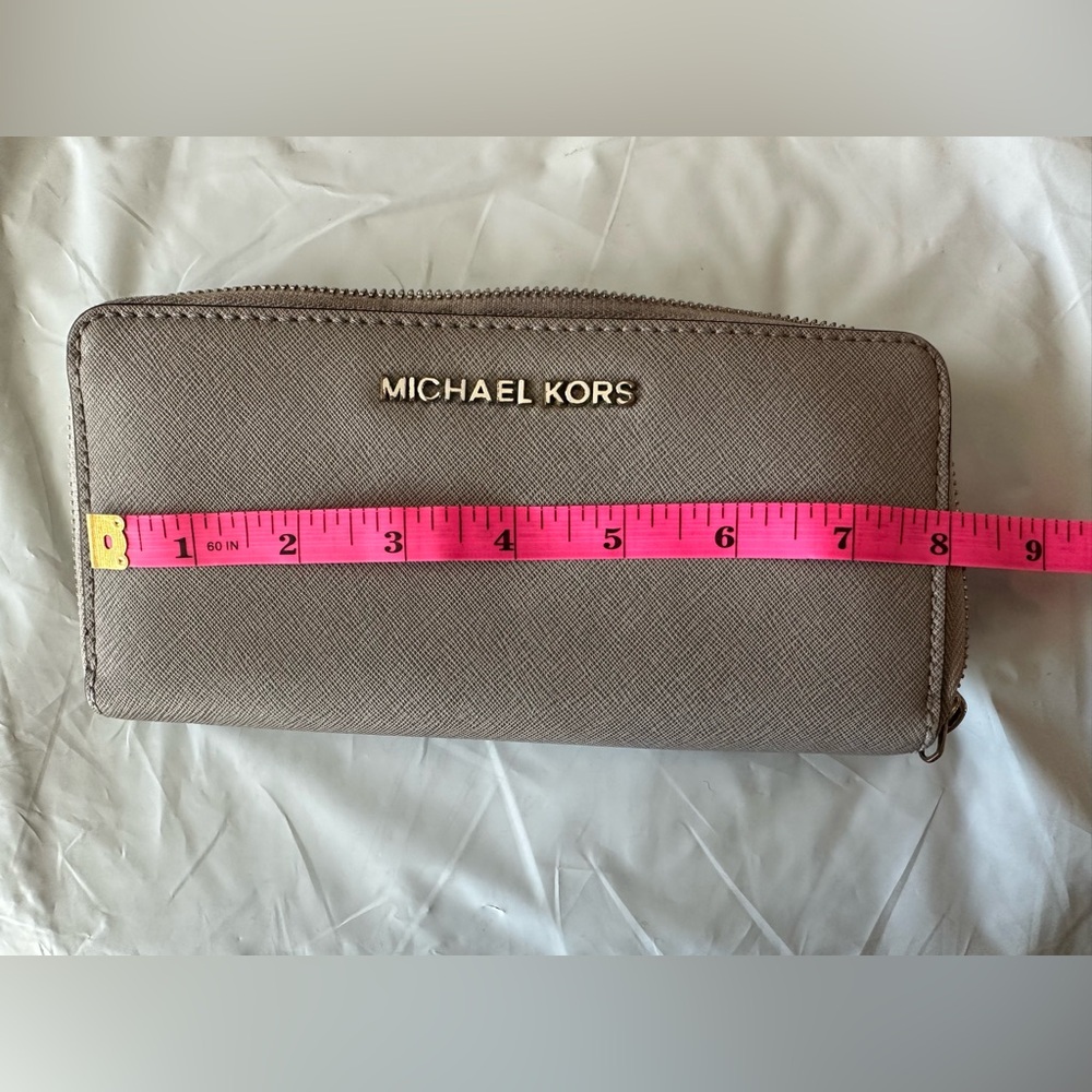 Michael Kors Grey Wallet Zipper Closure Pre-Loved As-Is - Picture 12 of 13